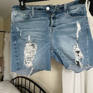 Guess shorts size 4